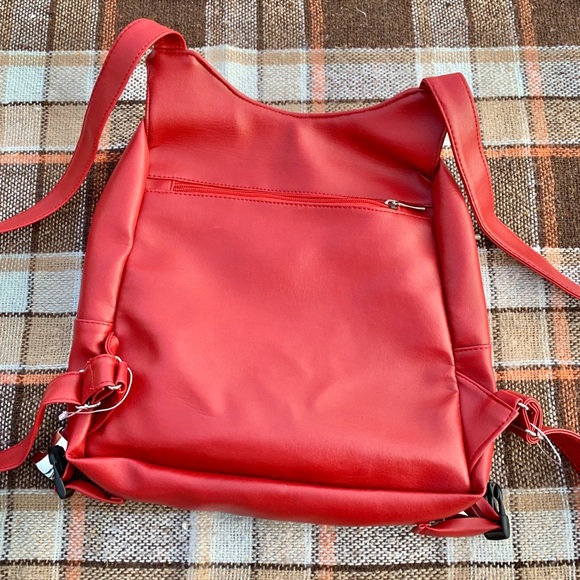 Red PU leather backpack - Picture 4 of 4